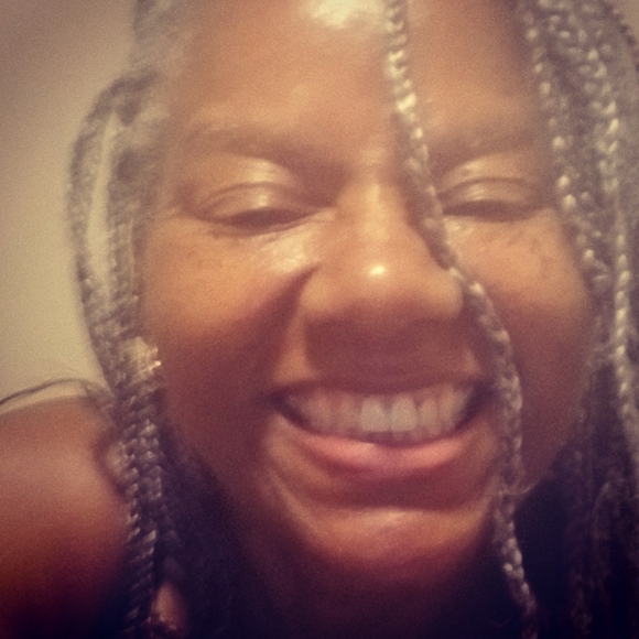 Just B. Seconds , High End Clothing & Accy. - Picture 8 of 16